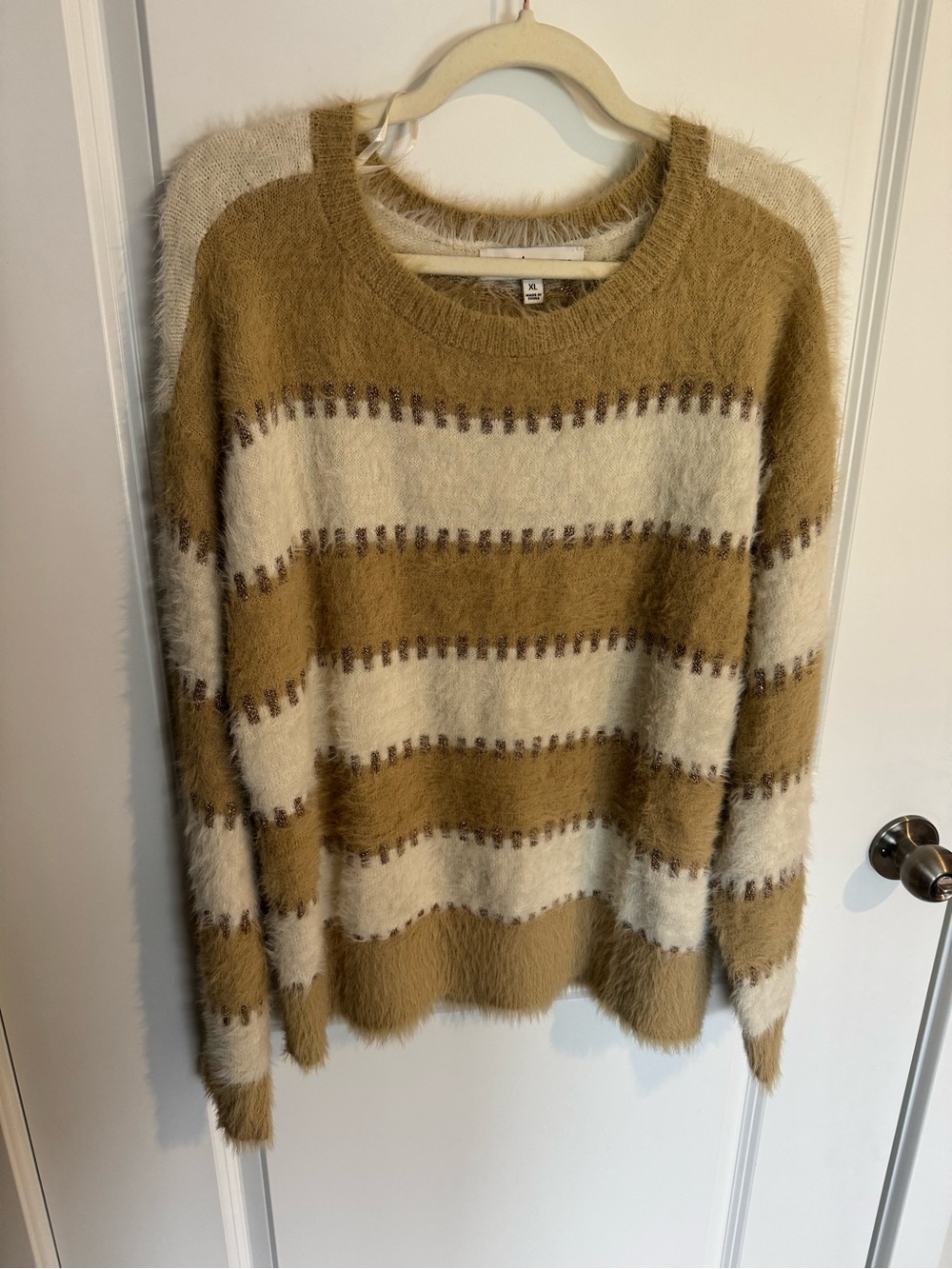 NWT City Blues Fuzzy Striped Metallic Knit Sweater XL Tan Cream Gold Shimmer